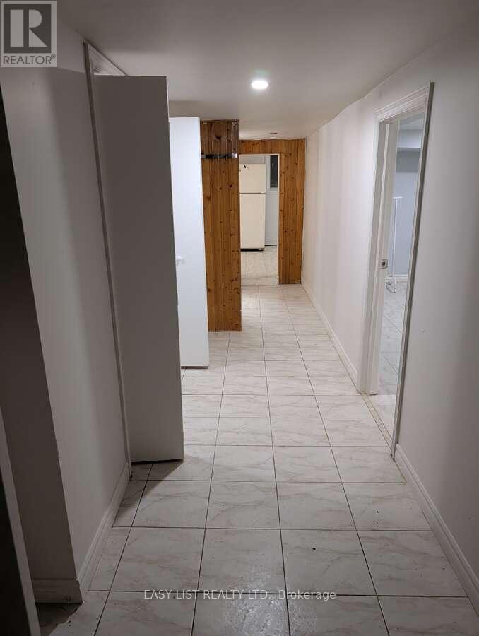 21 Patricia Avenue, Toronto, Ontario  M2M 1H9 - Photo 2 - C12893136