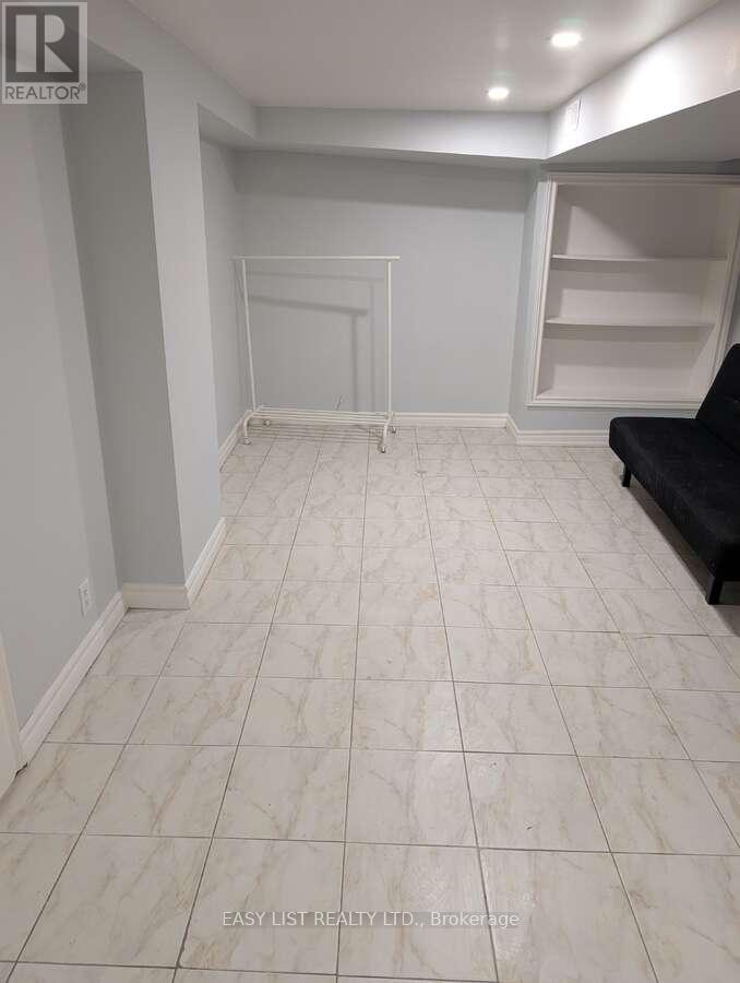 21 Patricia Avenue, Toronto, Ontario  M2M 1H9 - Photo 4 - C12893136