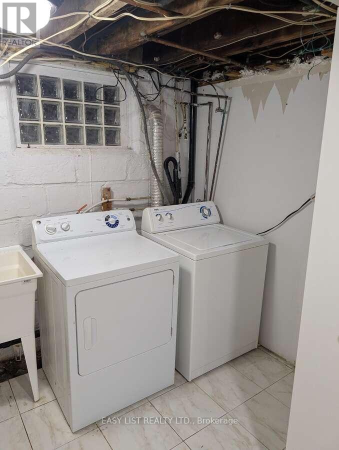 21 Patricia Avenue, Toronto, Ontario  M2M 1H9 - Photo 5 - C12893136