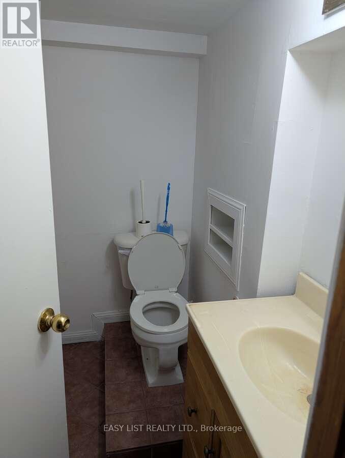 21 Patricia Avenue, Toronto, Ontario  M2M 1H9 - Photo 7 - C12893136