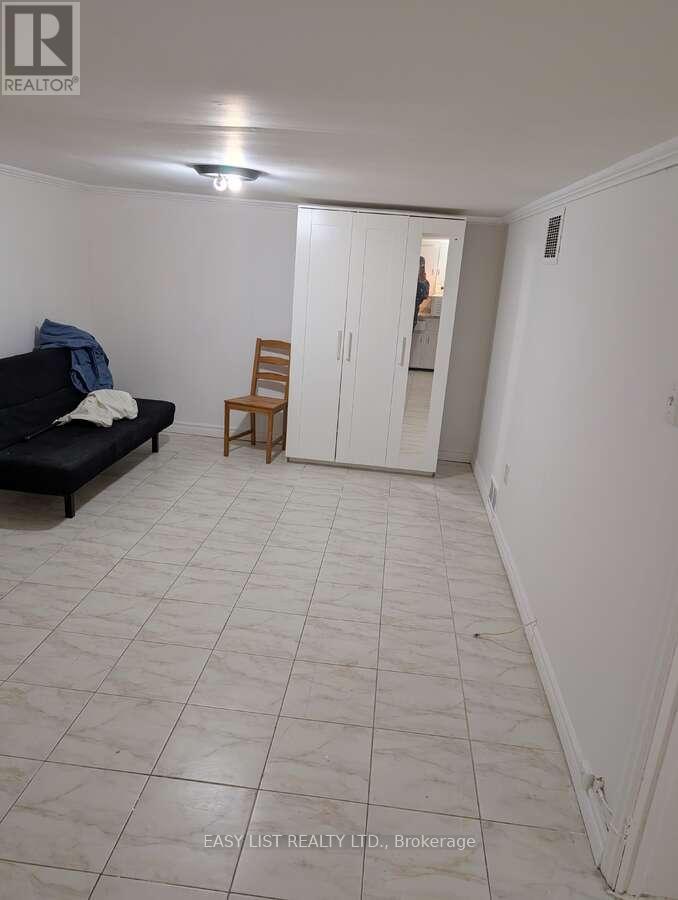 21 Patricia Avenue, Toronto, Ontario  M2M 1H9 - Photo 9 - C12893136