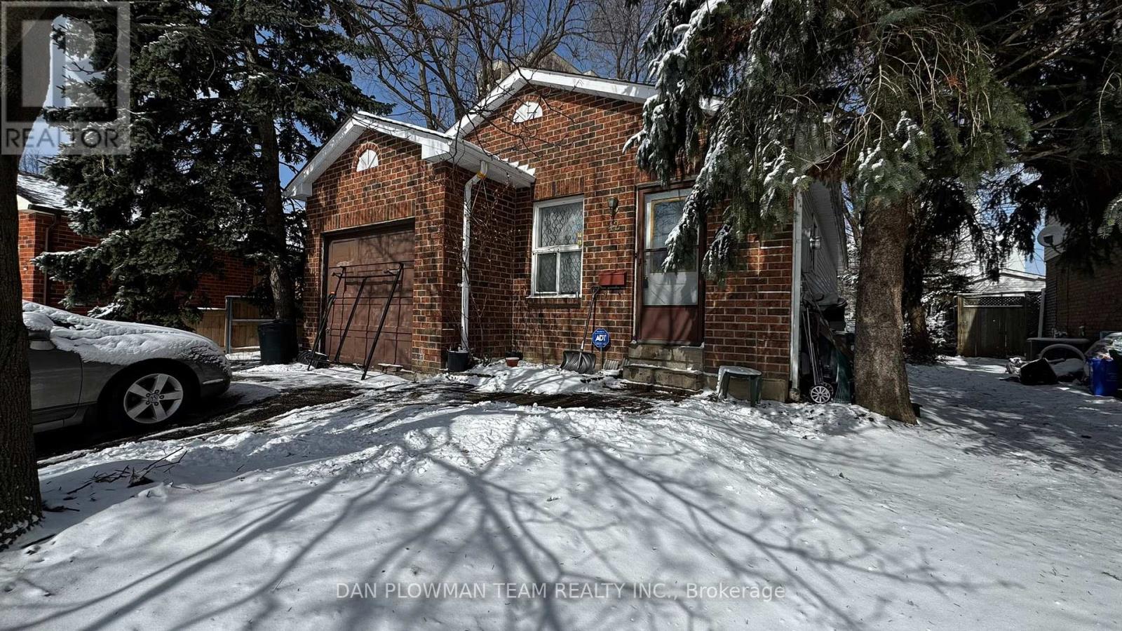 42 Plumridge Court, Ajax, Ontario  L1S 3Z8 - Photo 2 - E12893020