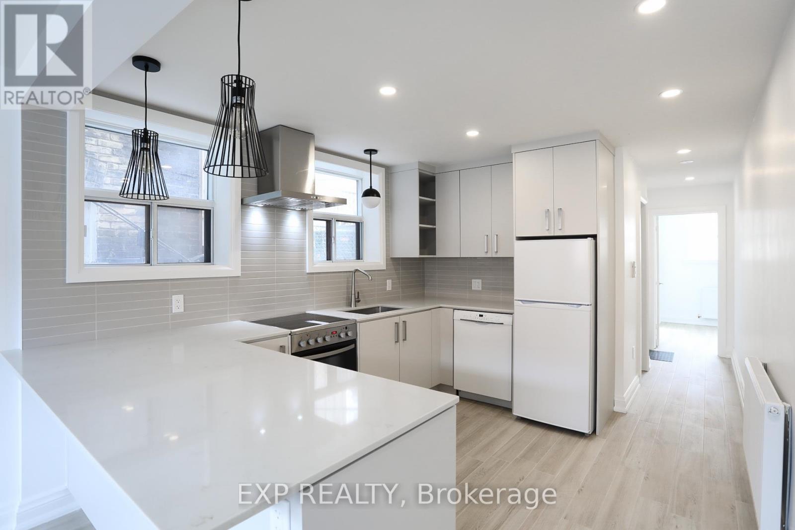 Apt 1 - 73 Balfour Avenue, Toronto, Ontario  M4C 1T4 - Photo 2 - E12893118