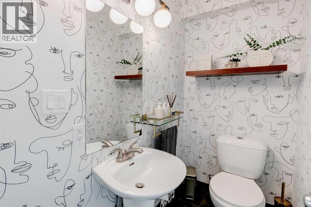 38 Lissington Drive SW, Calgary, Alberta  T3E 5E1 - Photo 18 - A2292493