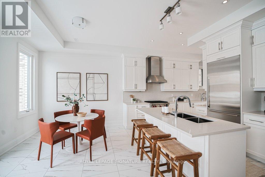 448 York Downs Boulevard, Markham, Ontario  L6C 3R3 - Photo 10 - N12892978