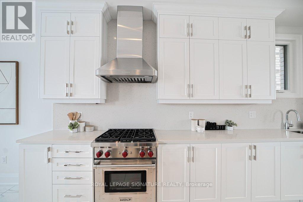 448 York Downs Boulevard, Markham, Ontario  L6C 3R3 - Photo 14 - N12892978