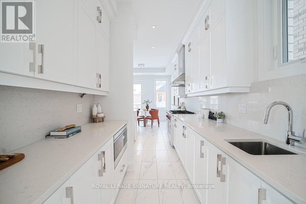 448 York Downs Boulevard, Markham, Ontario  L6C 3R3 - Photo 19 - N12892978