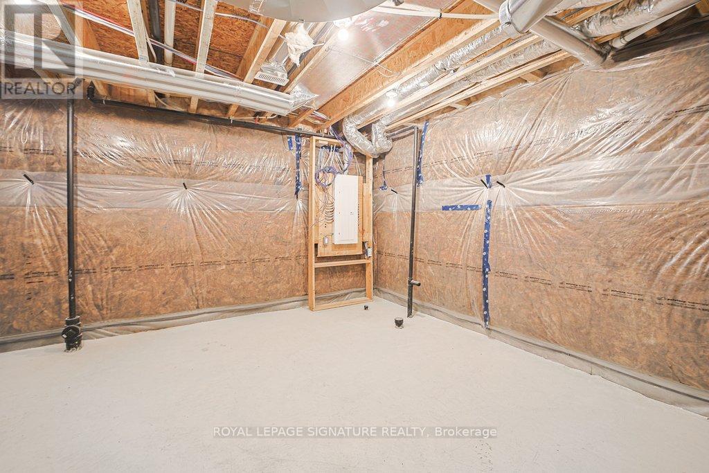 448 York Downs Boulevard, Markham, Ontario  L6C 3R3 - Photo 39 - N12892978