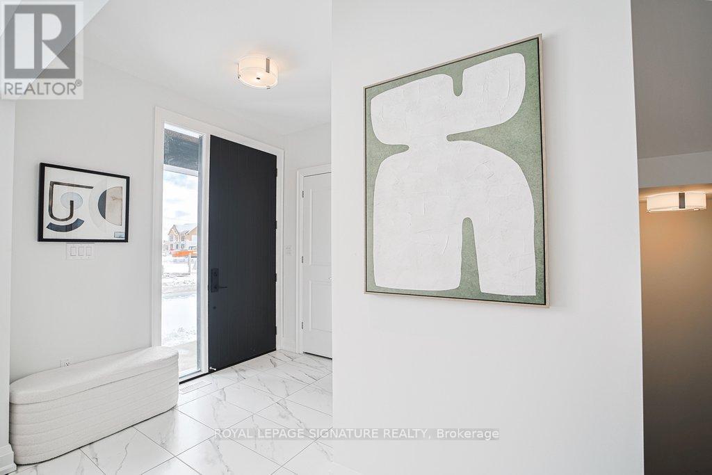 448 York Downs Boulevard, Markham, Ontario  L6C 3R3 - Photo 4 - N12892978