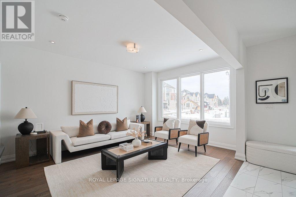 448 York Downs Boulevard, Markham, Ontario  L6C 3R3 - Photo 6 - N12892978