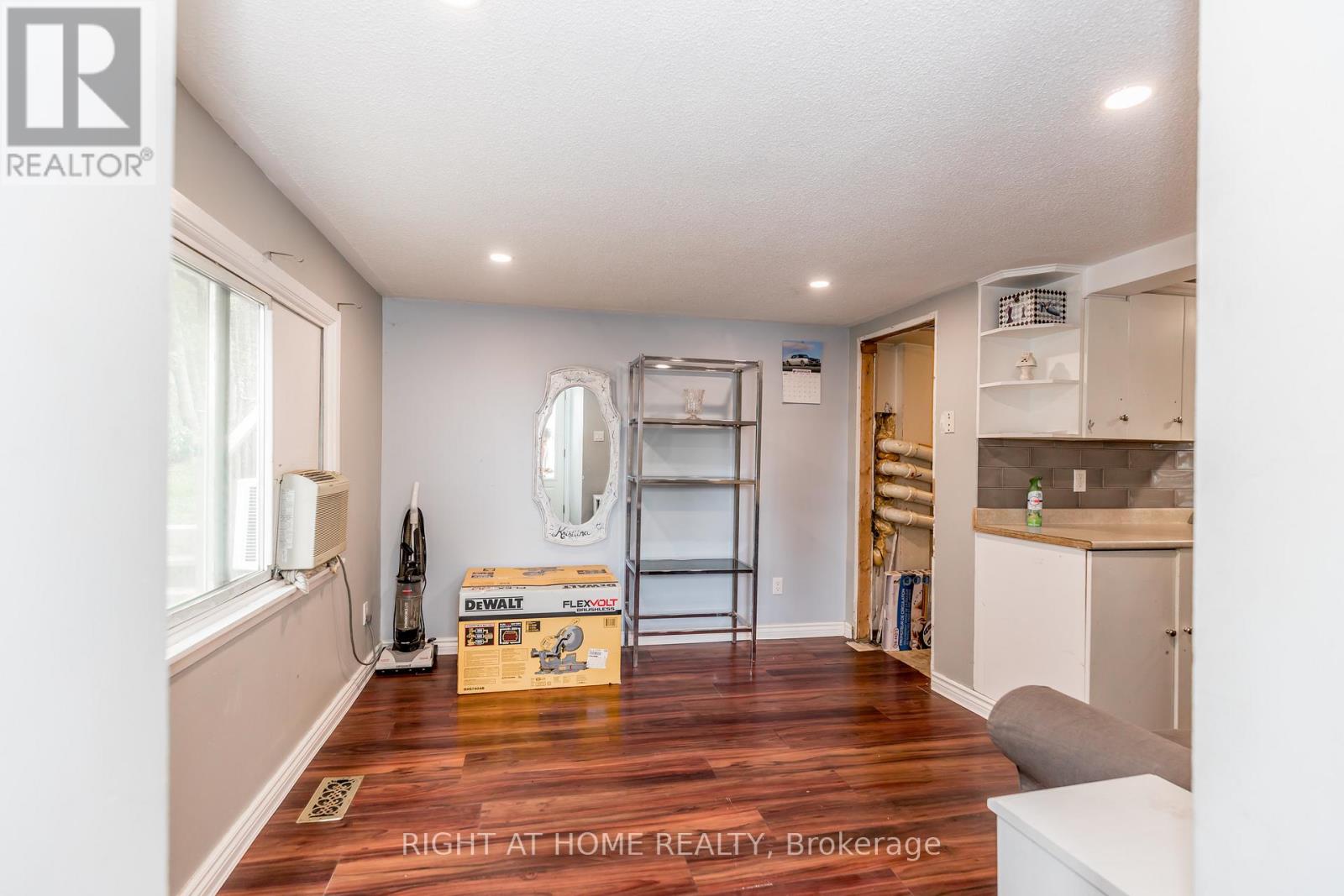 93 John Street E, Bradford West Gwillimbury, Ontario  L3Z 1G4 - Photo 5 - N12893140