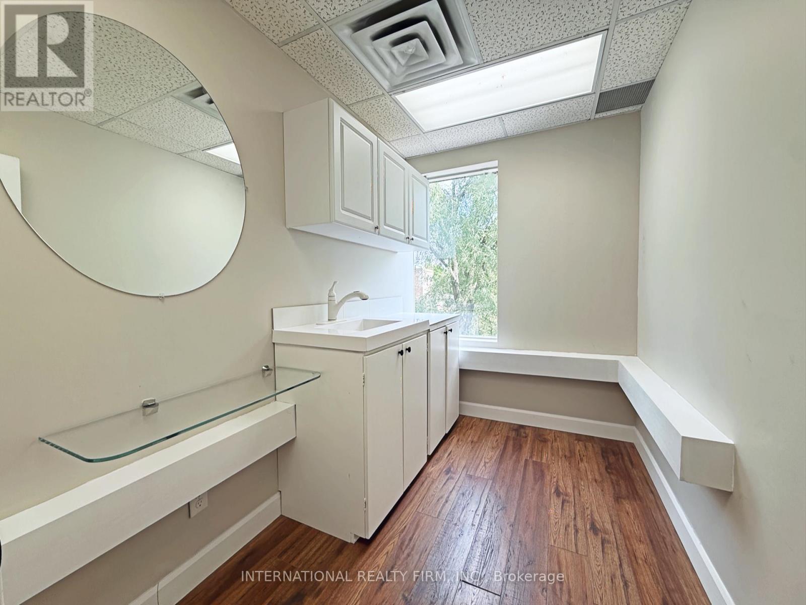 204a - 1635 Lawrence Avenue W, Toronto (Brookhaven-Amesbury), Ontario  M6L 3C9 - Photo 4 - W12824476