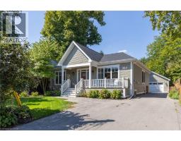 2195 COURTLAND Drive, Burlington, Ontario
