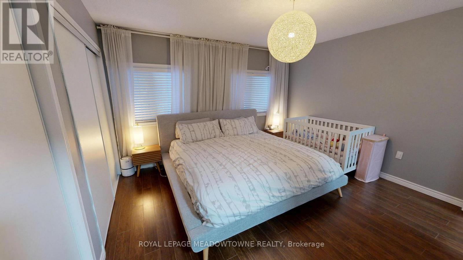 2 - 1591 South Parade Court, Mississauga, Ontario  L5M 6G1 - Photo 3 - W12892924