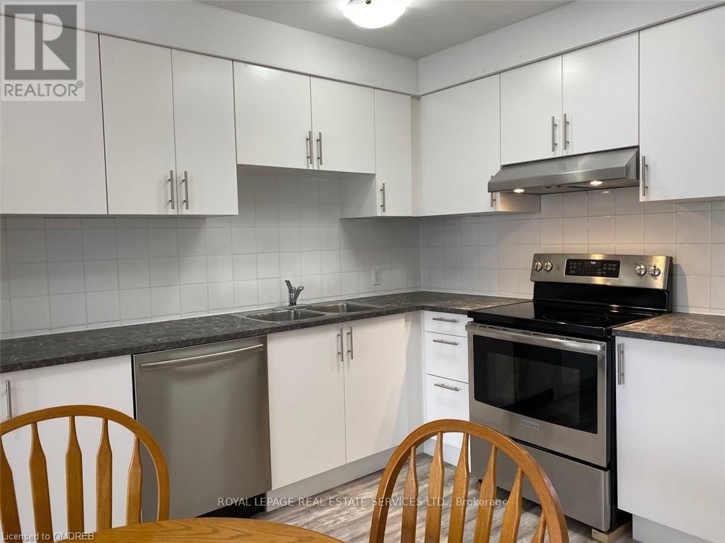 Second Floor - 385 Kerr Street, Oakville, Ontario  L6K 3B9 - Photo 4 - W12892958