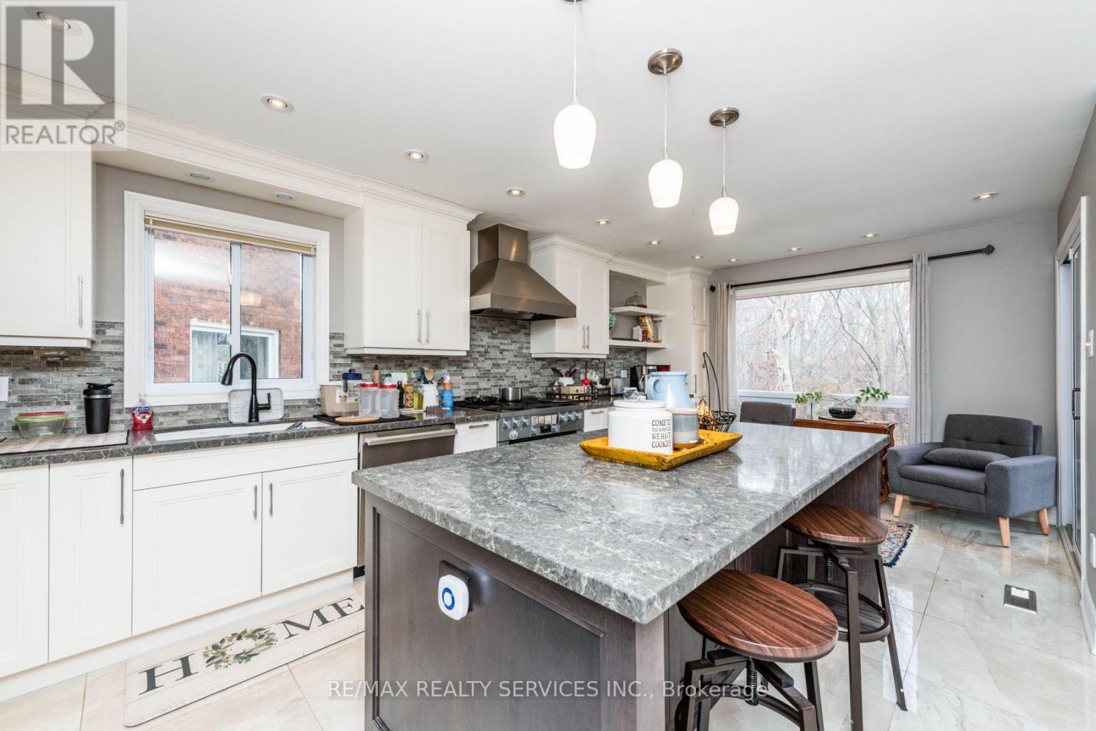 1928 Aldermead Road, Mississauga, Ontario  L5M 2Z9 - Photo 20 - W12892986