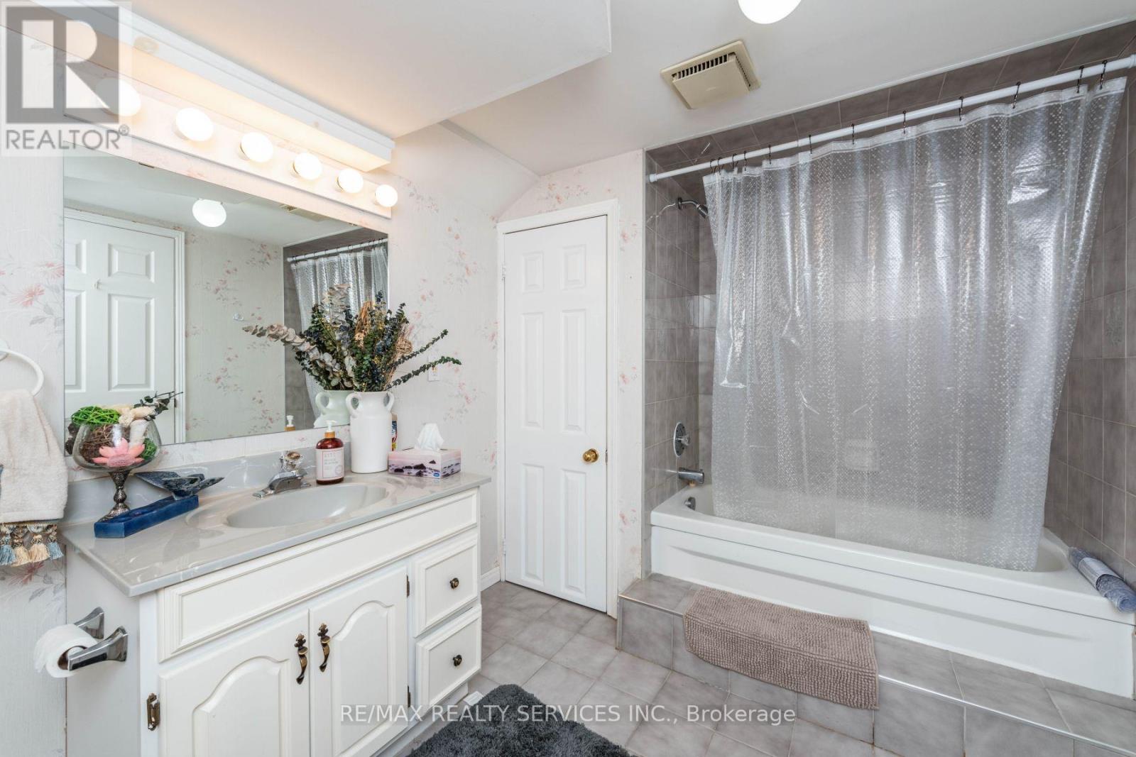 1928 Aldermead Road, Mississauga, Ontario  L5M 2Z9 - Photo 45 - W12892986