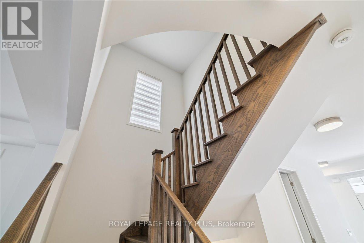 3224 Meadowridge Drive, Oakville, Ontario  L6H 8B4 - Photo 14 - W12893046