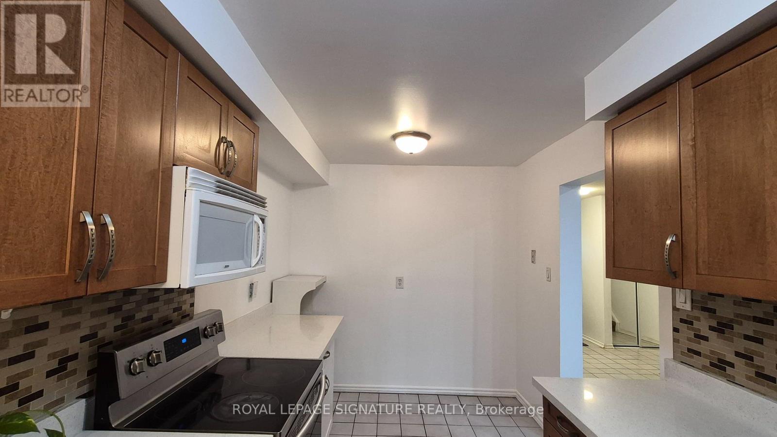 15 - 1039 Cedarglen Gate, Mississauga, Ontario  L5C 3A7 - Photo 12 - W12893050