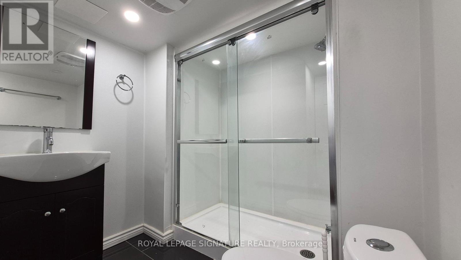 15 - 1039 Cedarglen Gate, Mississauga, Ontario  L5C 3A7 - Photo 22 - W12893050