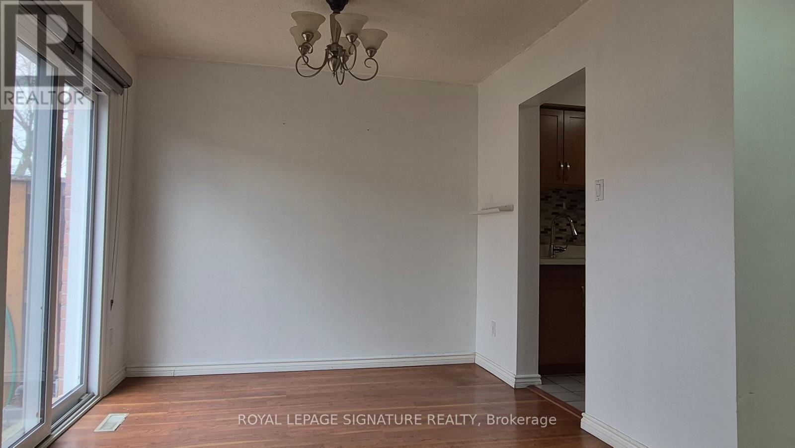 15 - 1039 Cedarglen Gate, Mississauga, Ontario  L5C 3A7 - Photo 8 - W12893050