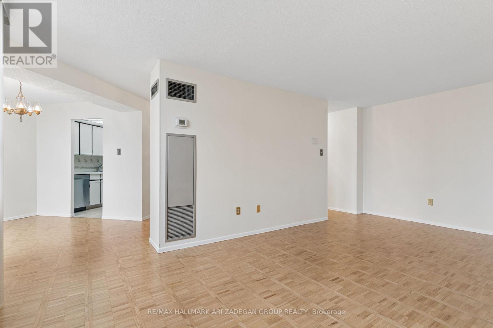 2704 - 3560 Kaneff Crescent, Mississauga, Ontario  L5A 4A1 - Photo 12 - W12893120