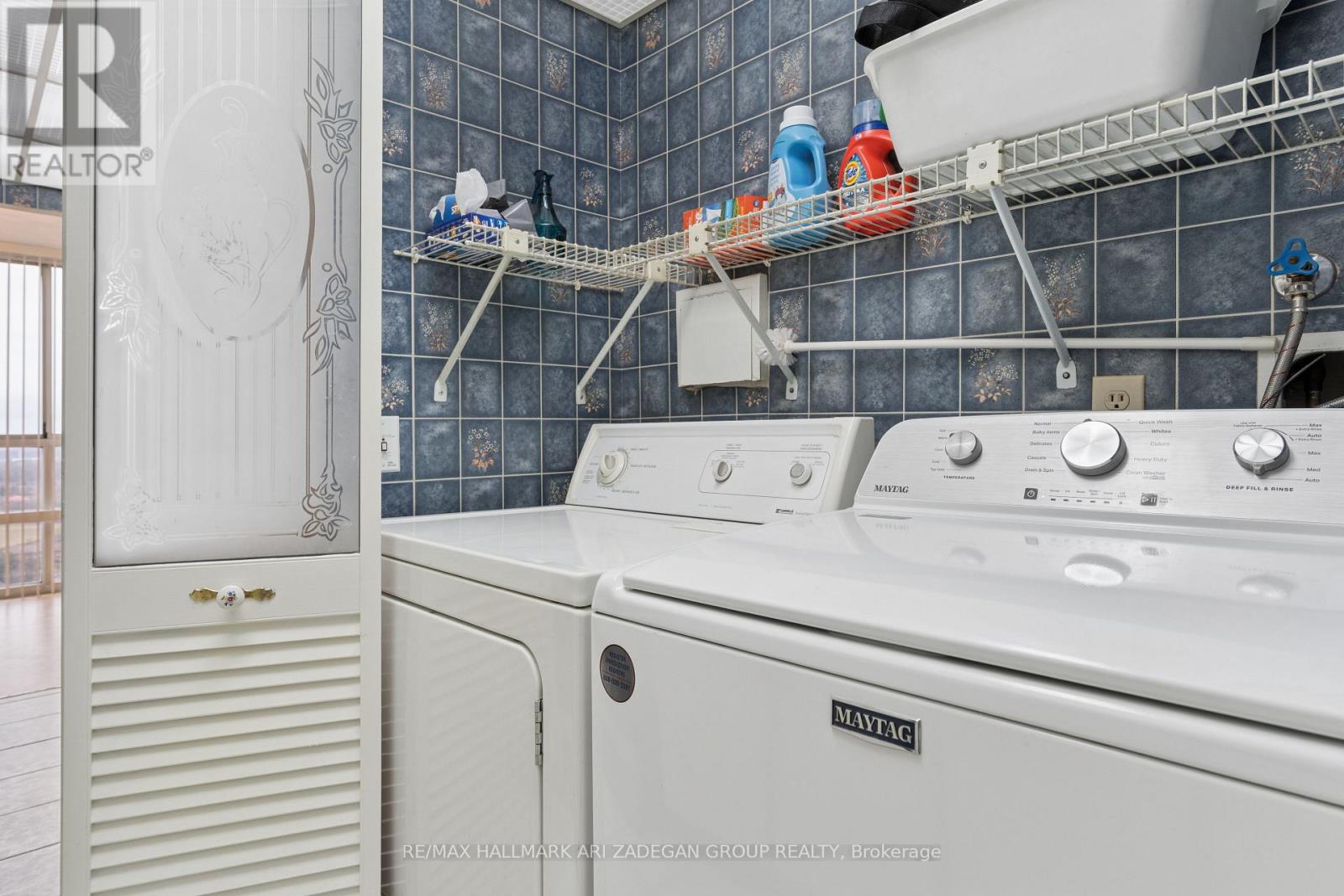 2704 - 3560 Kaneff Crescent, Mississauga, Ontario  L5A 4A1 - Photo 22 - W12893120