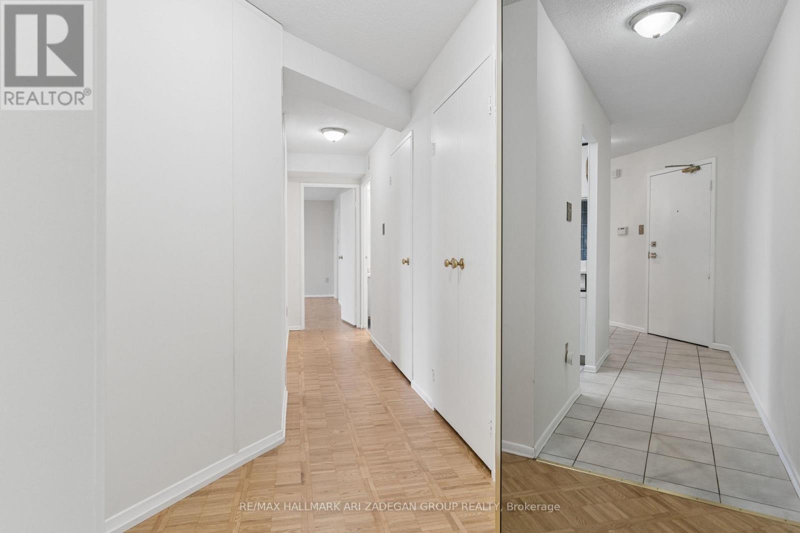 2704 - 3560 Kaneff Crescent, Mississauga, Ontario  L5A 4A1 - Photo 23 - W12893120