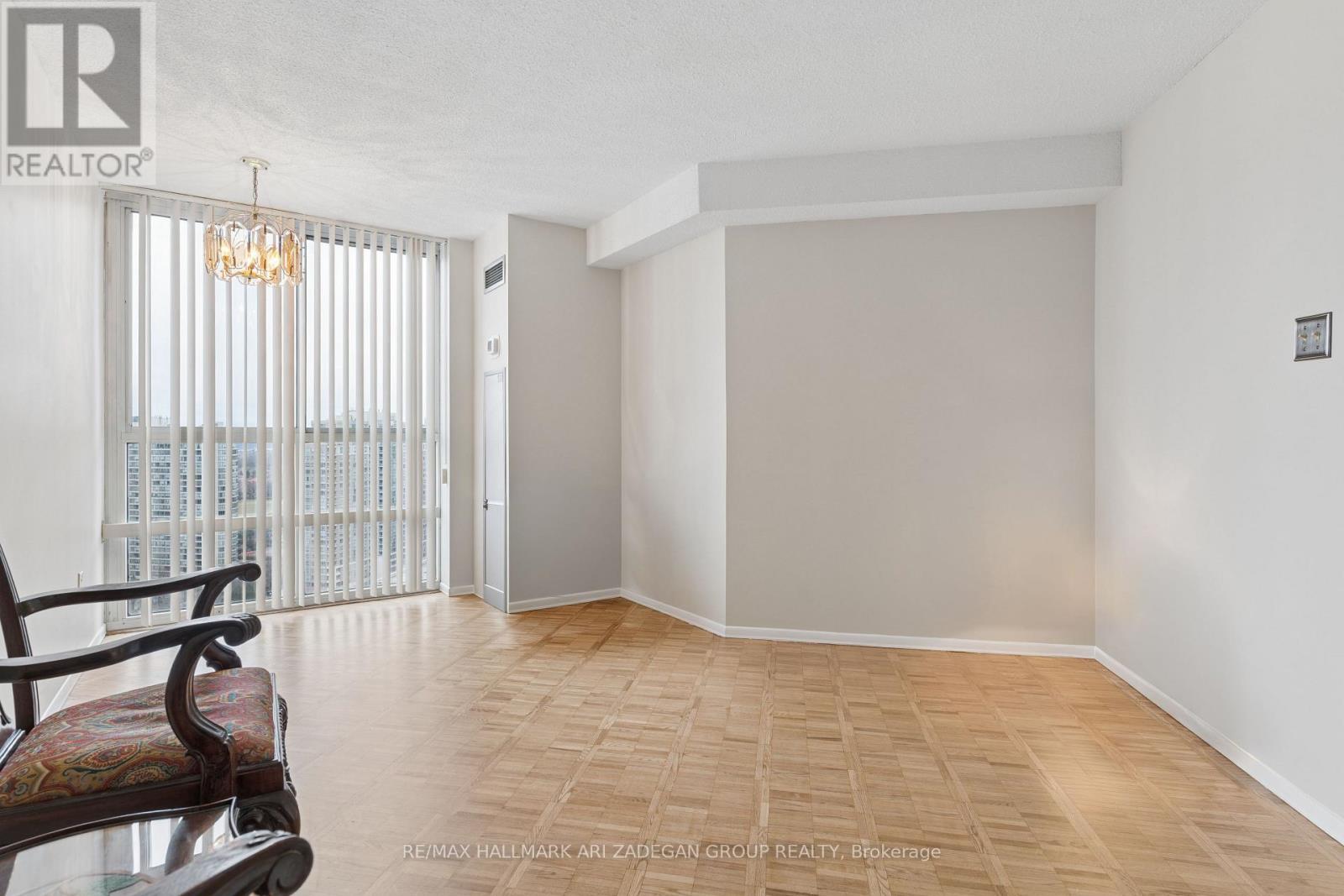 2704 - 3560 Kaneff Crescent, Mississauga, Ontario  L5A 4A1 - Photo 25 - W12893120