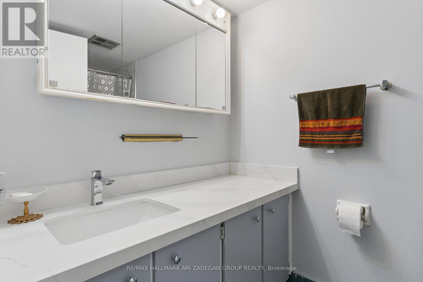 2704 - 3560 Kaneff Crescent, Mississauga, Ontario  L5A 4A1 - Photo 27 - W12893120