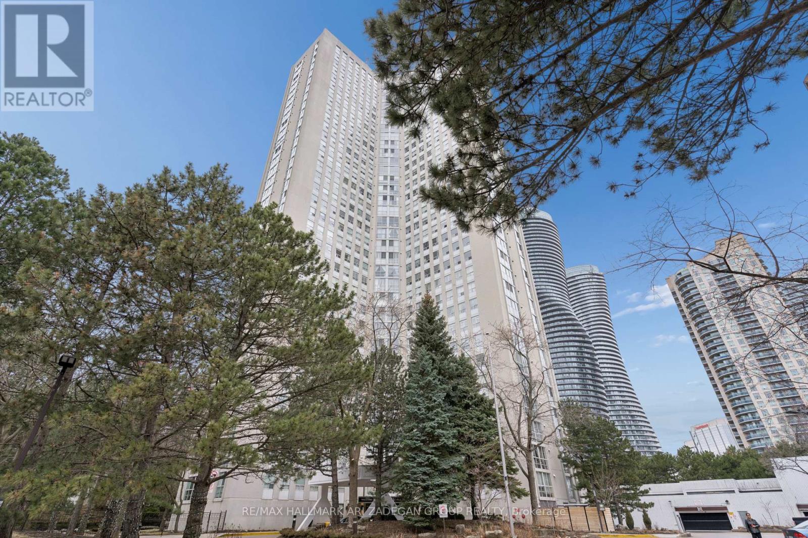 2704 - 3560 Kaneff Crescent, Mississauga, Ontario  L5A 4A1 - Photo 40 - W12893120