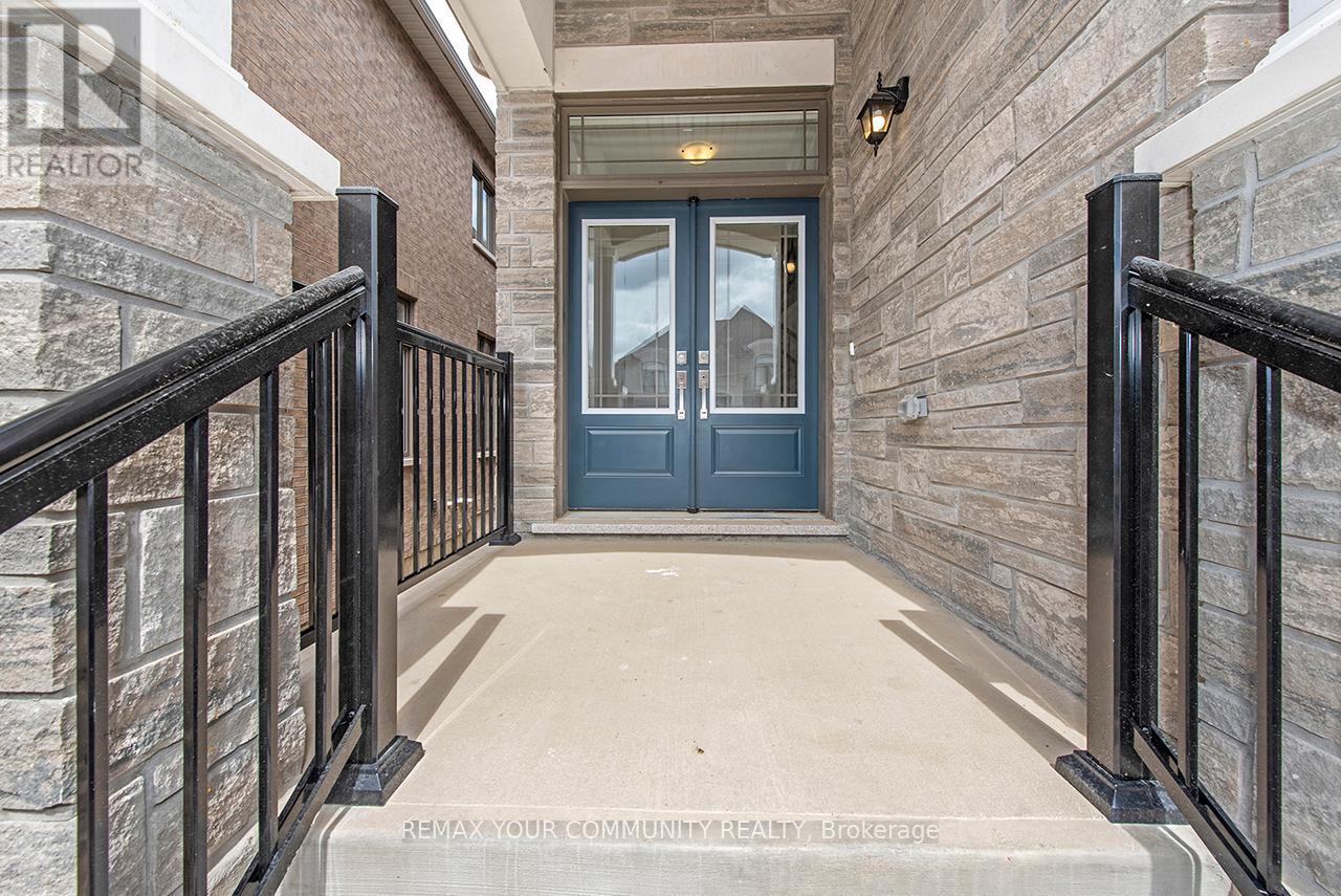 83 James Walker Avenue, Caledon, Ontario  L7C 4N1 - Photo 2 - W12893166