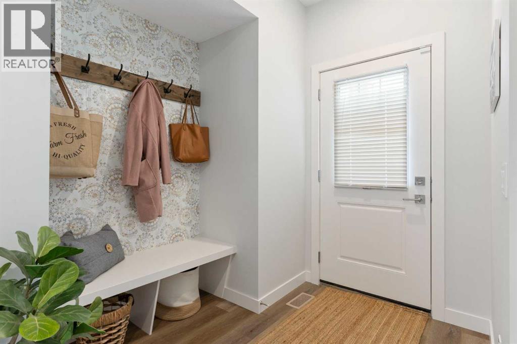 6 Emberside Hollow, Cochrane, Alberta  T4C 2L7 - Photo 10 - A2288805