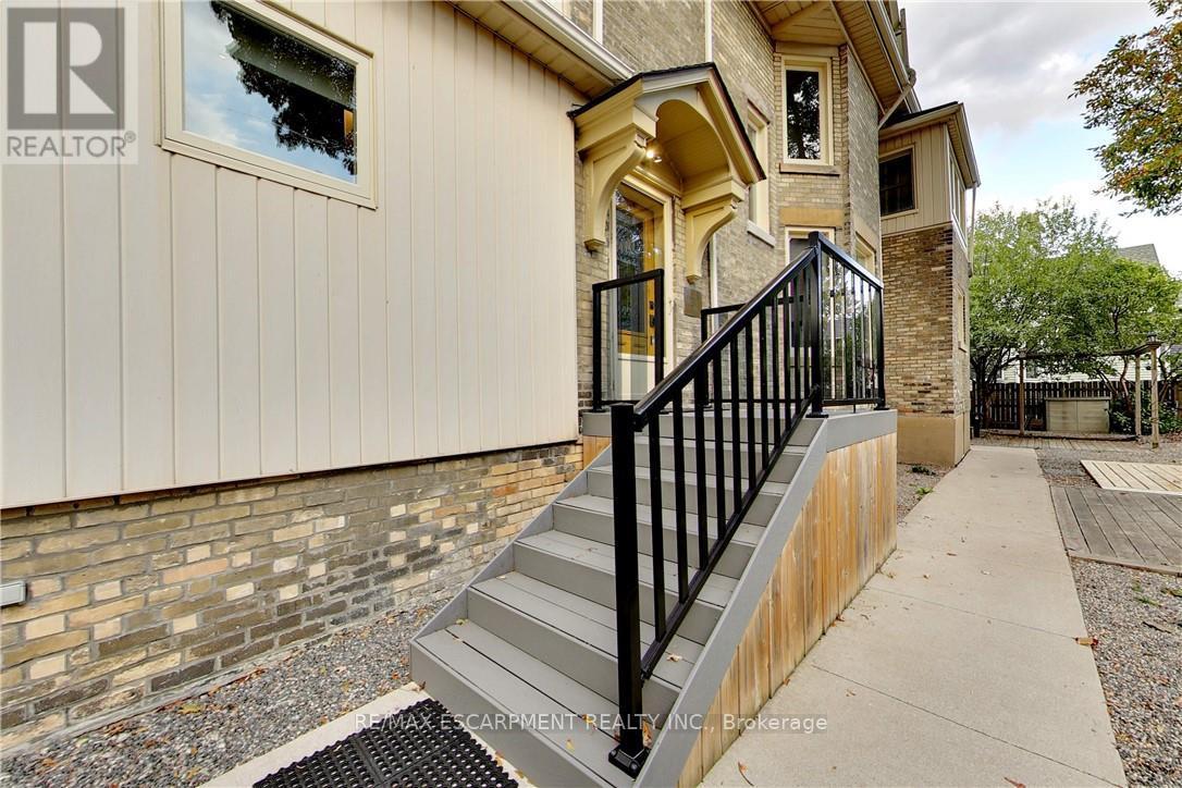 East #1 - 122 Forsyth Street, Sarnia, Ontario  N7T 6C3 - Photo 7 - X12892976