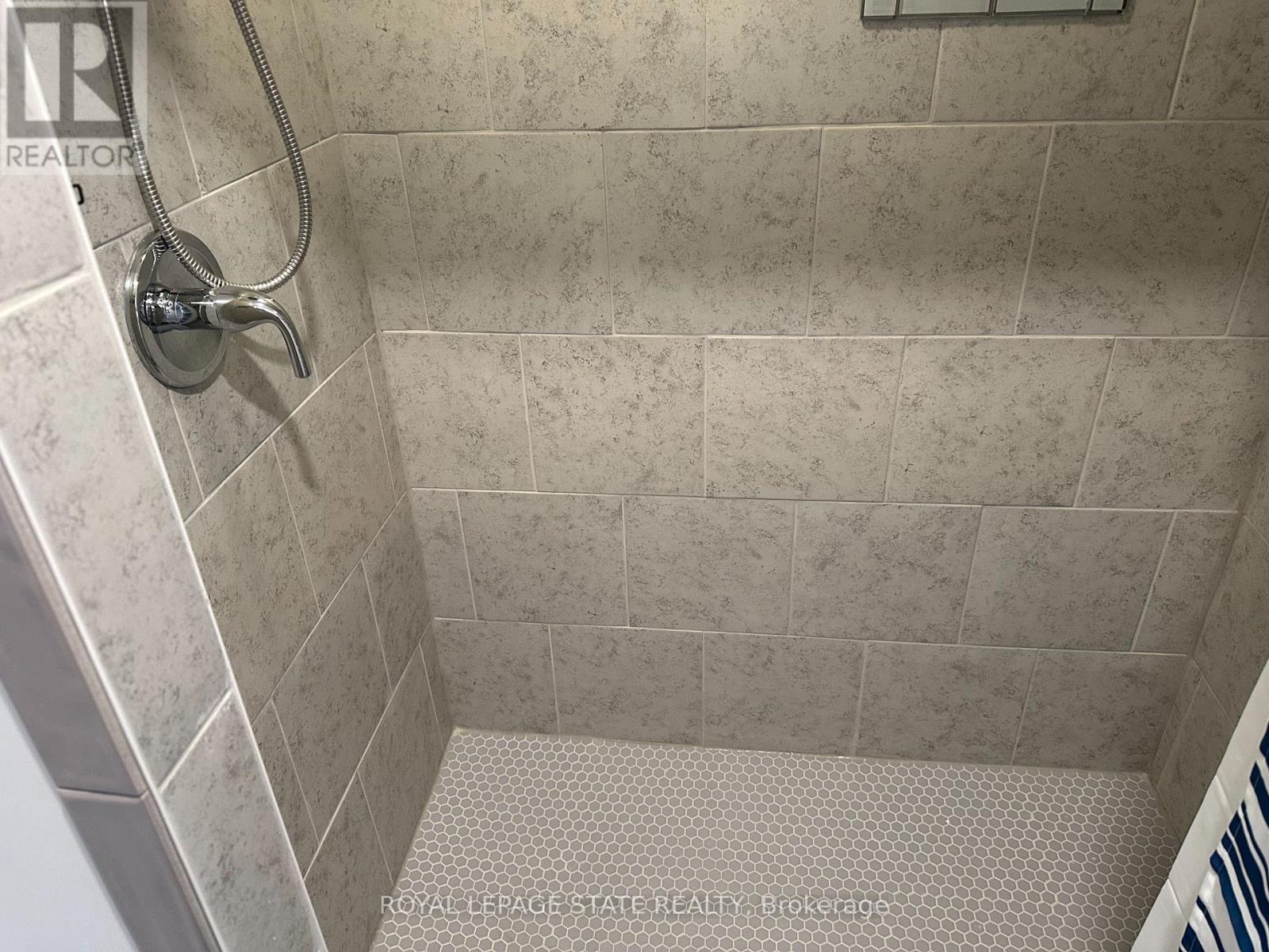 B - 36 Inglewood Court, Grimsby (Grimsby Beach), Ontario  L3M 4S2 - Photo 19 - X12893144