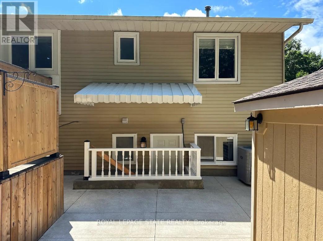 B - 36 Inglewood Court, Grimsby (Grimsby Beach), Ontario  L3M 4S2 - Photo 7 - X12893144