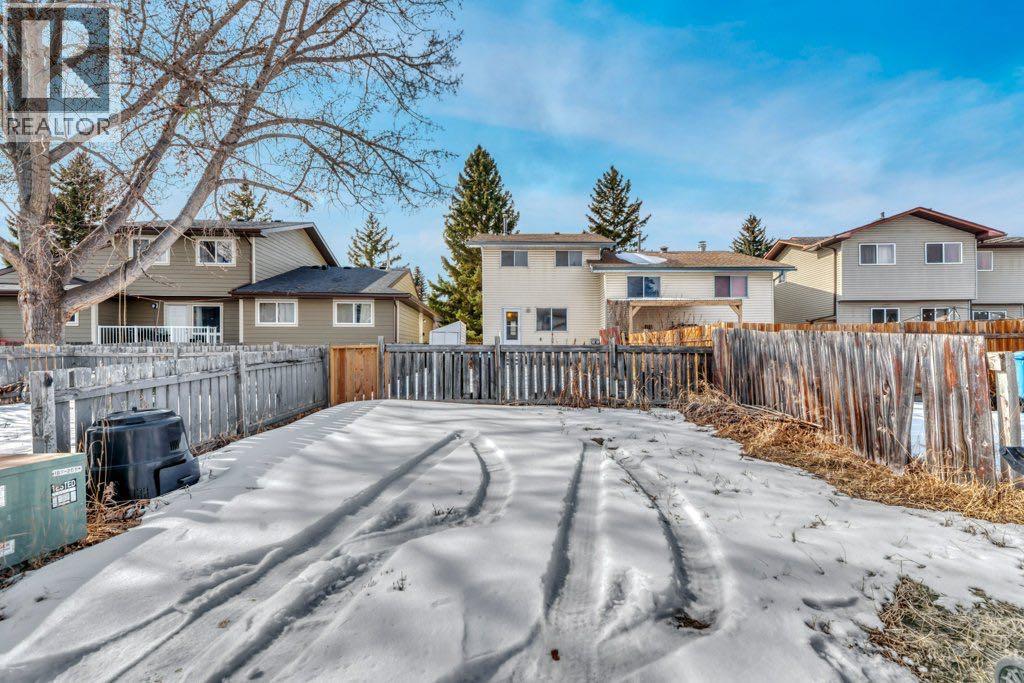 56 Cedarwood Hill Sw, Calgary, Alberta  T2W 3H5 - Photo 6 - A2291326