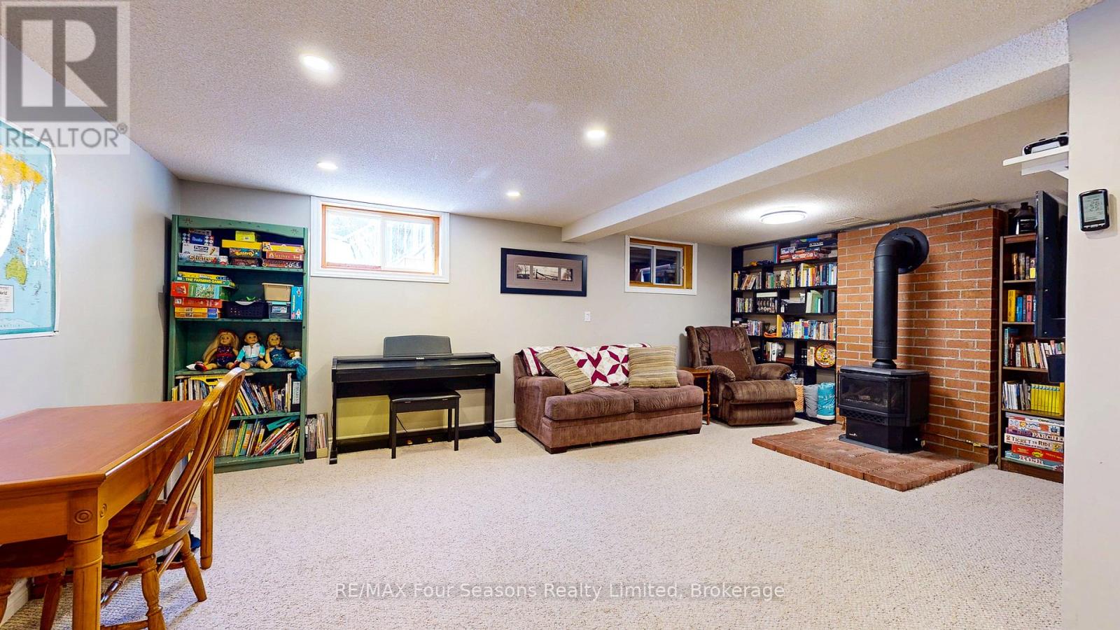 74 Telfer Road, Collingwood, Ontario  L9Y 4S2 - Photo 3 - S12844240