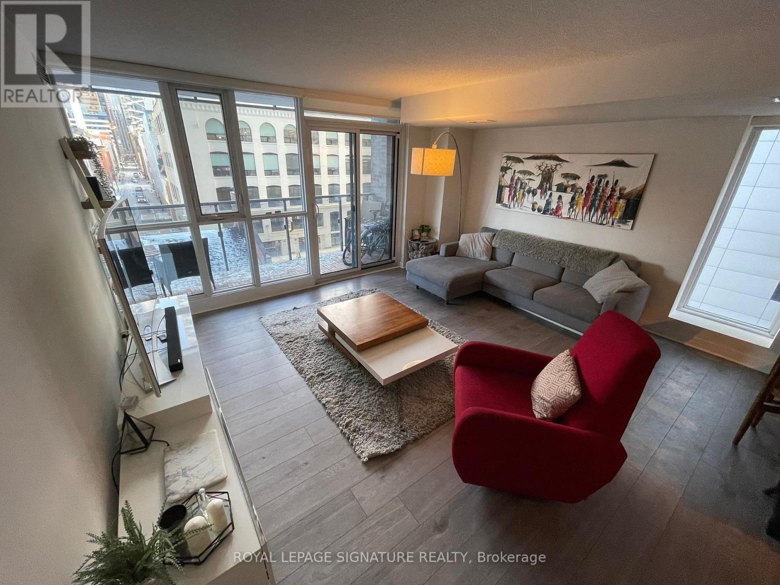 414 - 295 Adelaide Street W, Toronto, Ontario  M5V 0L4 - Photo 2 - C12881058