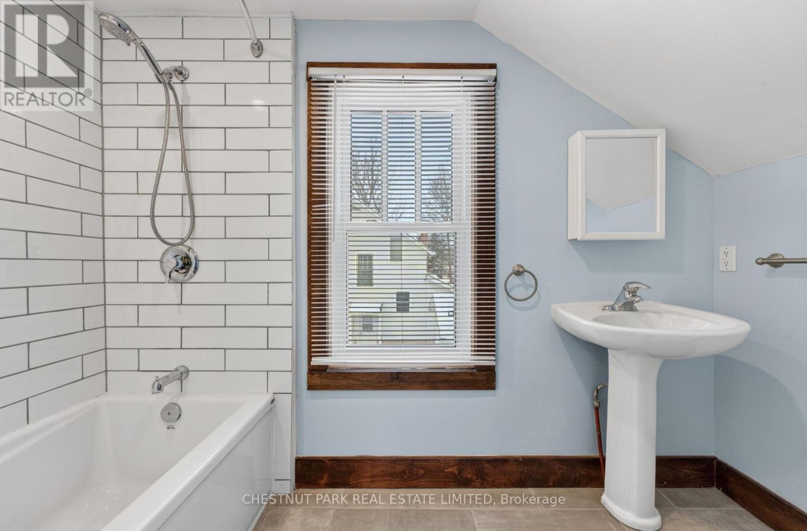 23 East Street, Prince Edward County (Wellington Ward), Ontario  K0K 1L0 - Photo 10 - X12893230