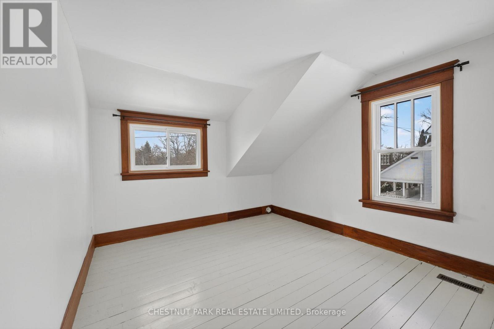 23 East Street, Prince Edward County (Wellington Ward), Ontario  K0K 1L0 - Photo 6 - X12893230