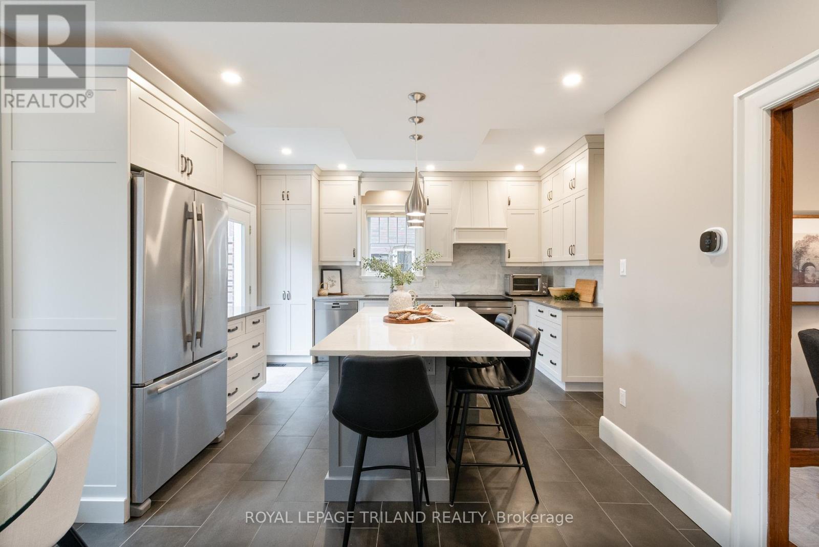 36 Mckenzie Avenue, London South, Ontario  N6C 1V3 - Photo 14 - X12893262