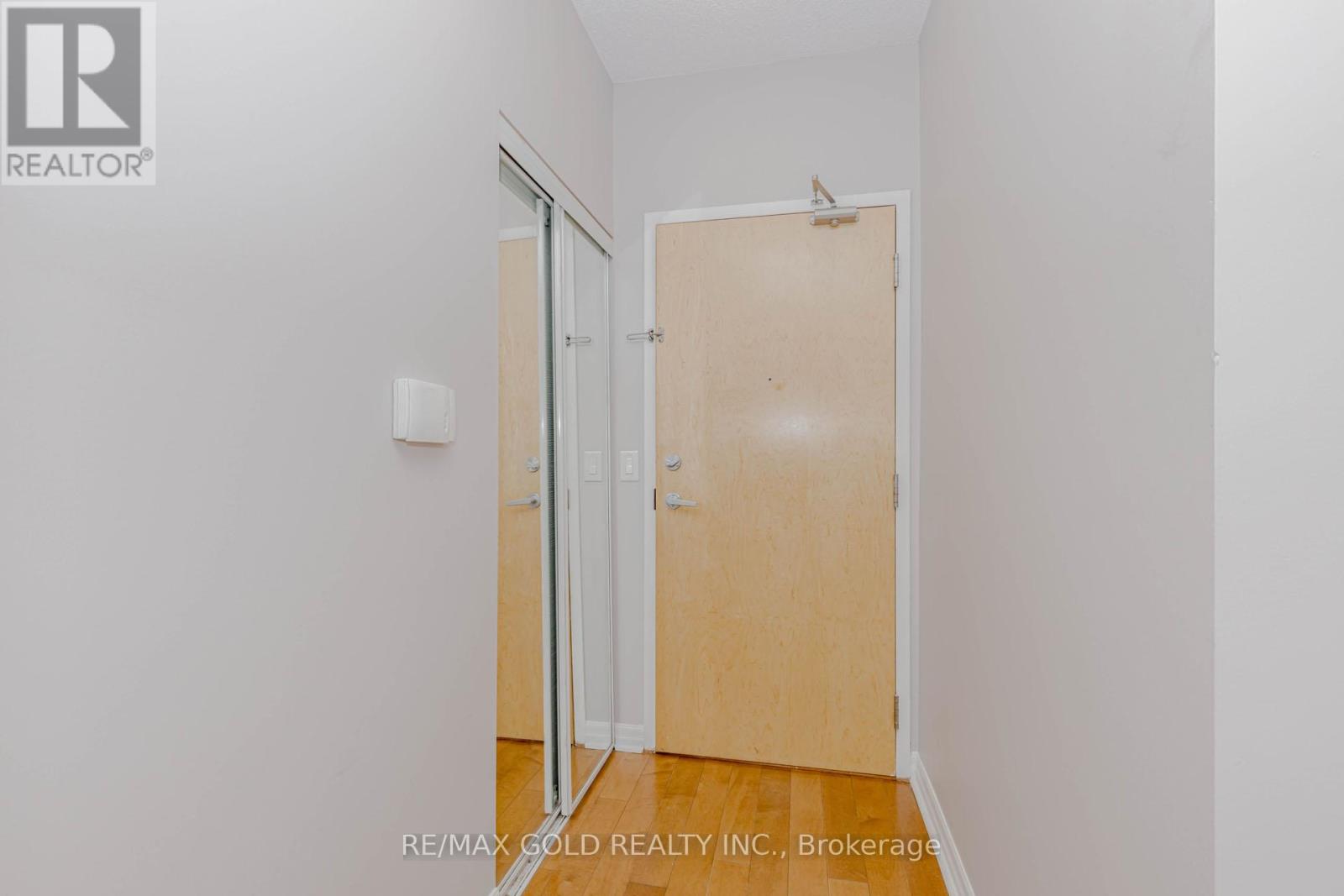 2102 - 220 Burnhamthorpe Road, Mississauga, Ontario  L5B 4N4 - Photo 13 - W12889688