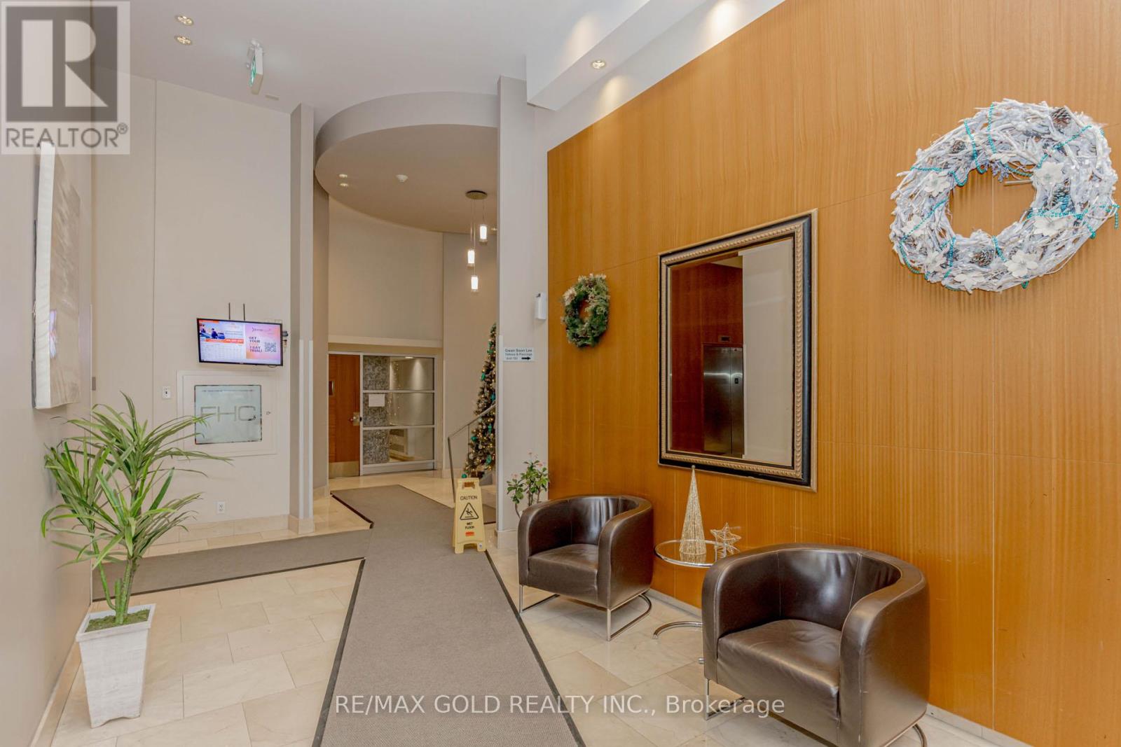 2102 - 220 Burnhamthorpe Road, Mississauga, Ontario  L5B 4N4 - Photo 6 - W12889688