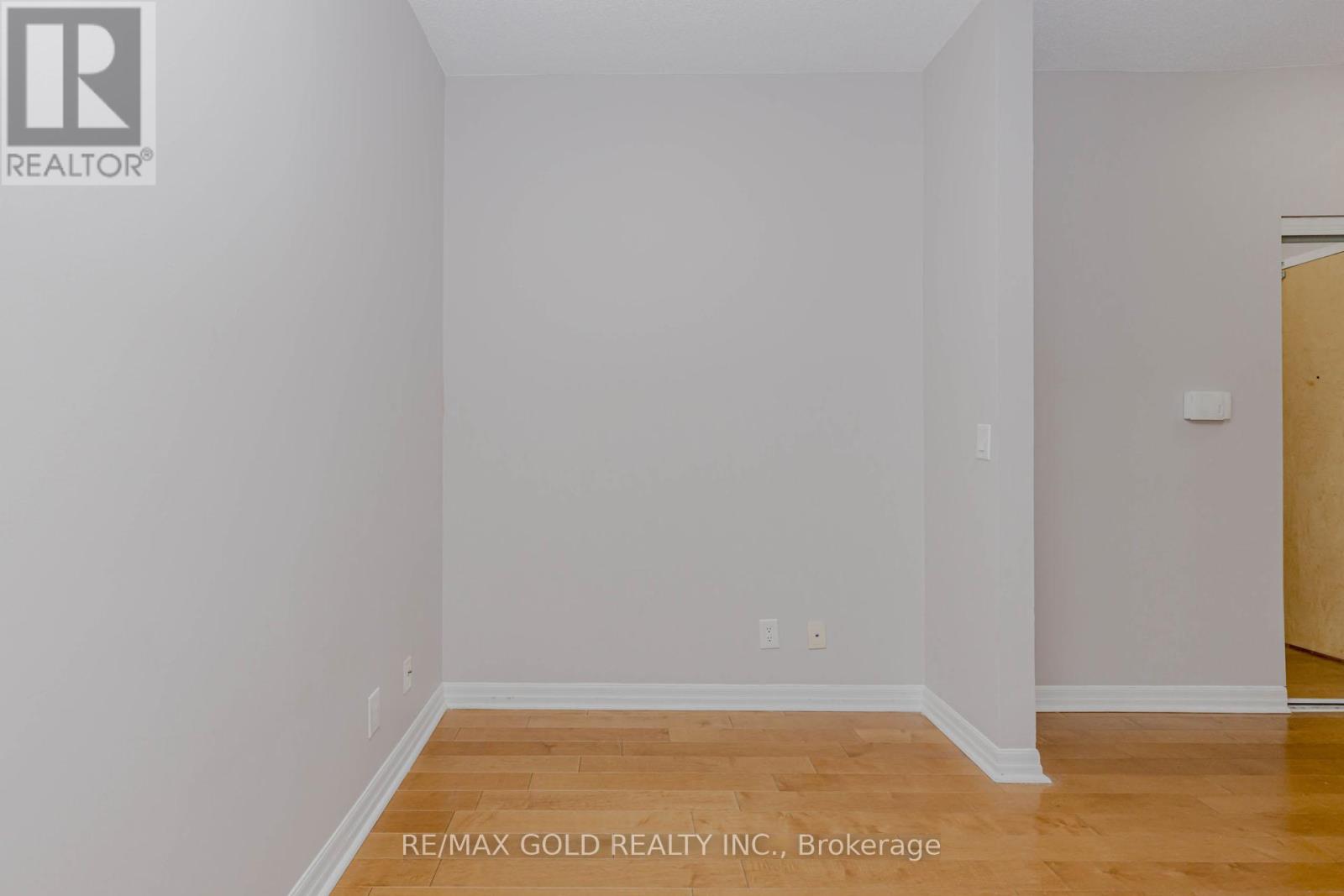 2102 - 220 Burnhamthorpe Road, Mississauga, Ontario  L5B 4N4 - Photo 18 - W12889688