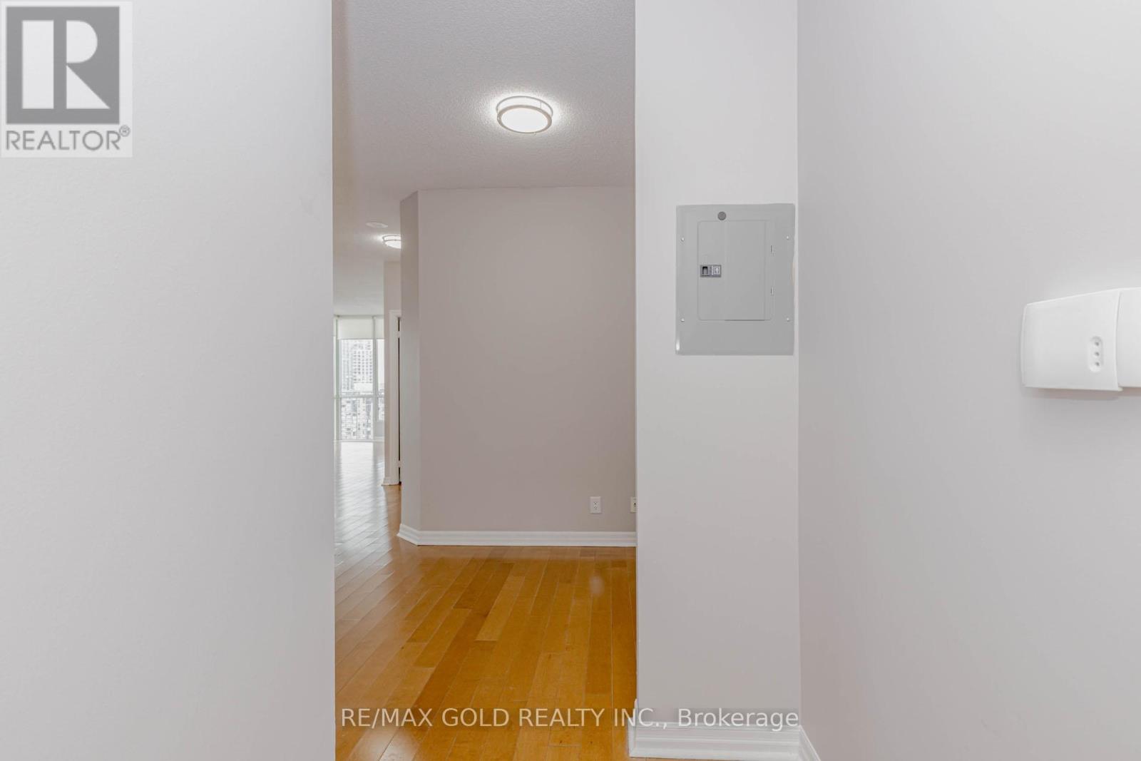 2102 - 220 Burnhamthorpe Road, Mississauga, Ontario  L5B 4N4 - Photo 14 - W12889688