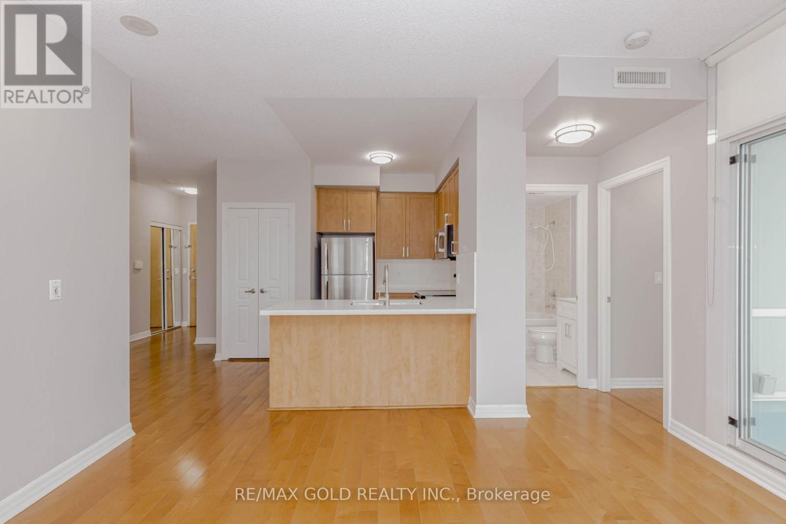 2102 - 220 Burnhamthorpe Road, Mississauga, Ontario  L5B 4N4 - Photo 23 - W12889688