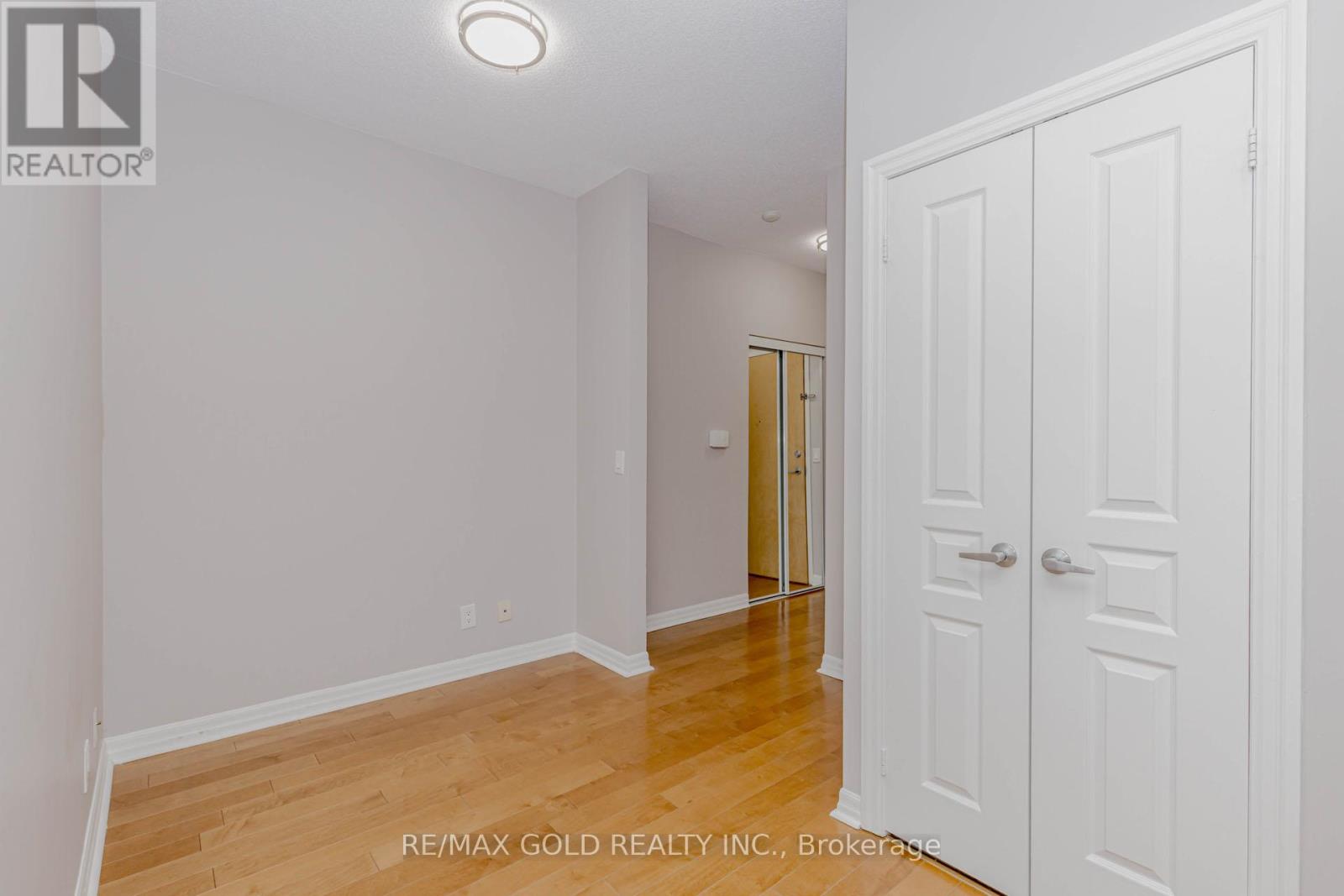 2102 - 220 Burnhamthorpe Road, Mississauga, Ontario  L5B 4N4 - Photo 19 - W12889688