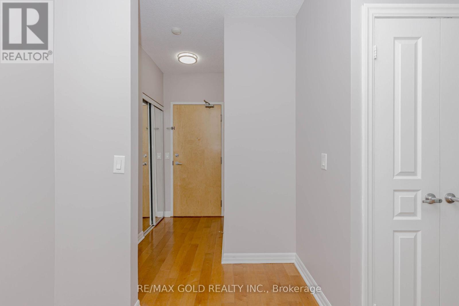 2102 - 220 Burnhamthorpe Road, Mississauga, Ontario  L5B 4N4 - Photo 15 - W12889688