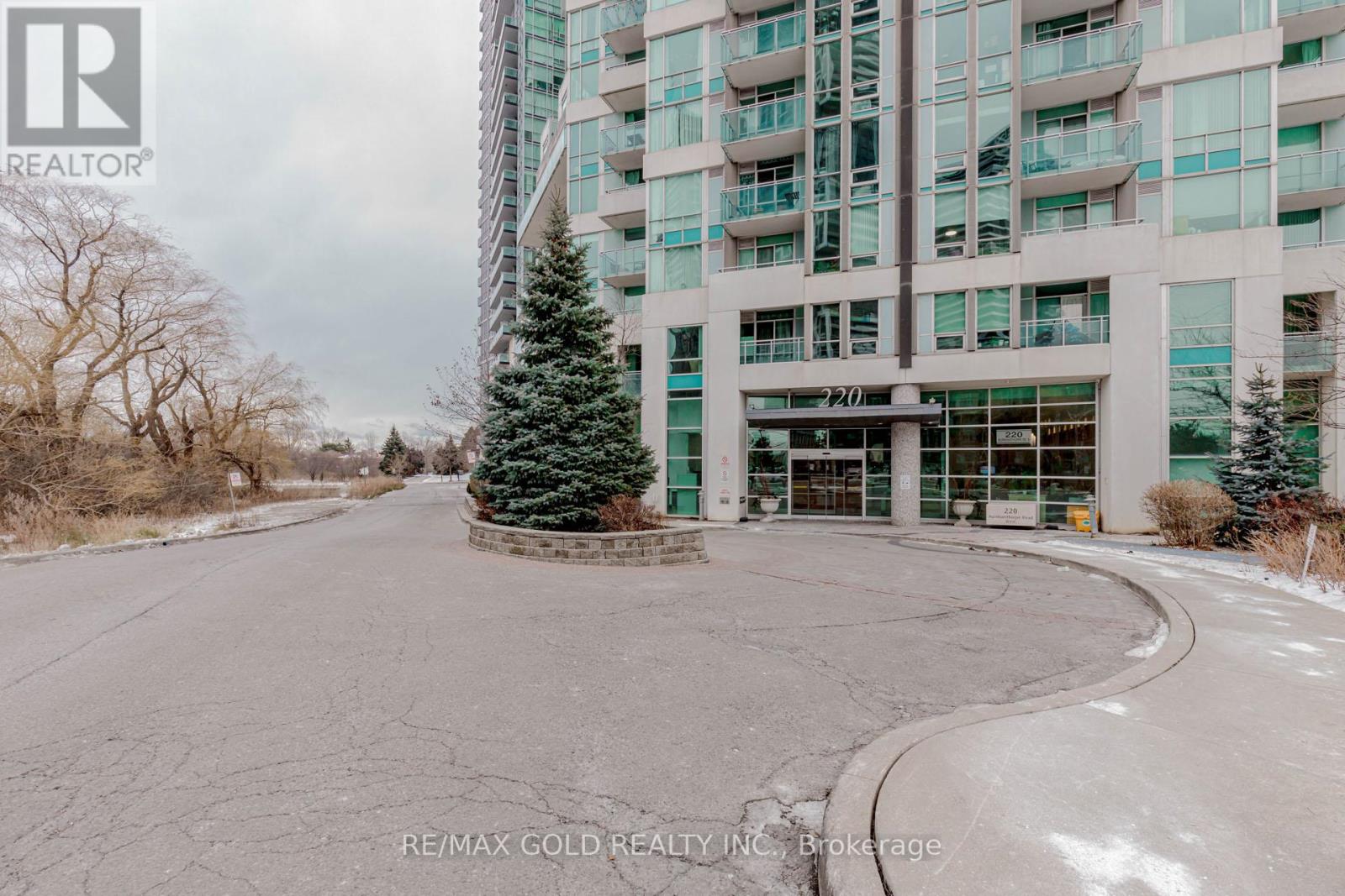 2102 - 220 Burnhamthorpe Road, Mississauga, Ontario  L5B 4N4 - Photo 2 - W12889688